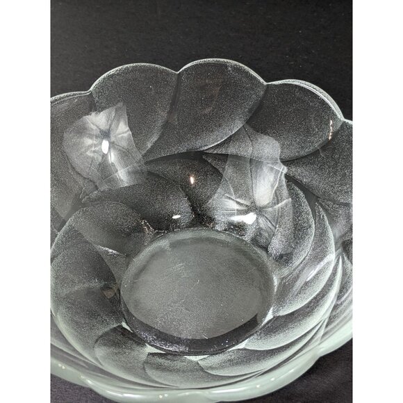 Vintage Frosted Glass Petal Design Bowl - Picture 3 of 5